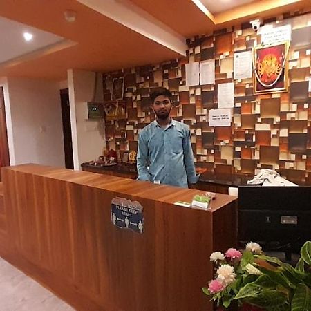 Collection O Hotel Green Park Anand Bagian luar foto
