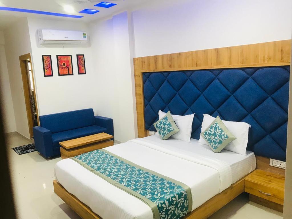 Collection O Hotel Green Park Anand Bagian luar foto
