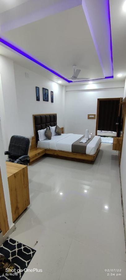 Collection O Hotel Green Park Anand Bagian luar foto