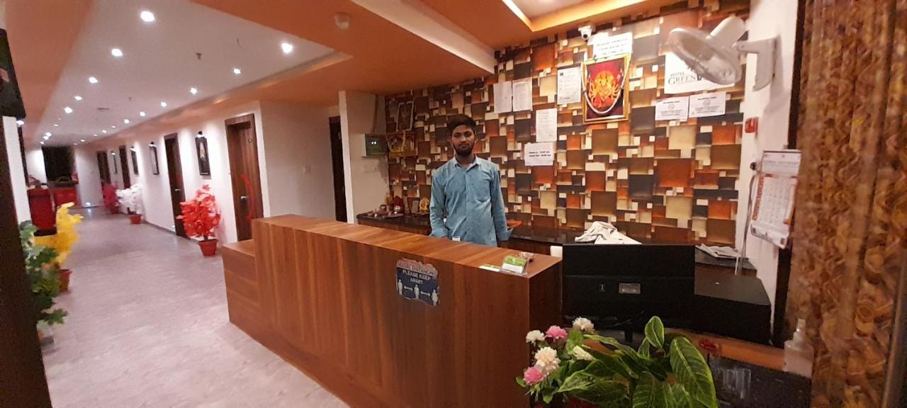 Collection O Hotel Green Park Anand Bagian luar foto