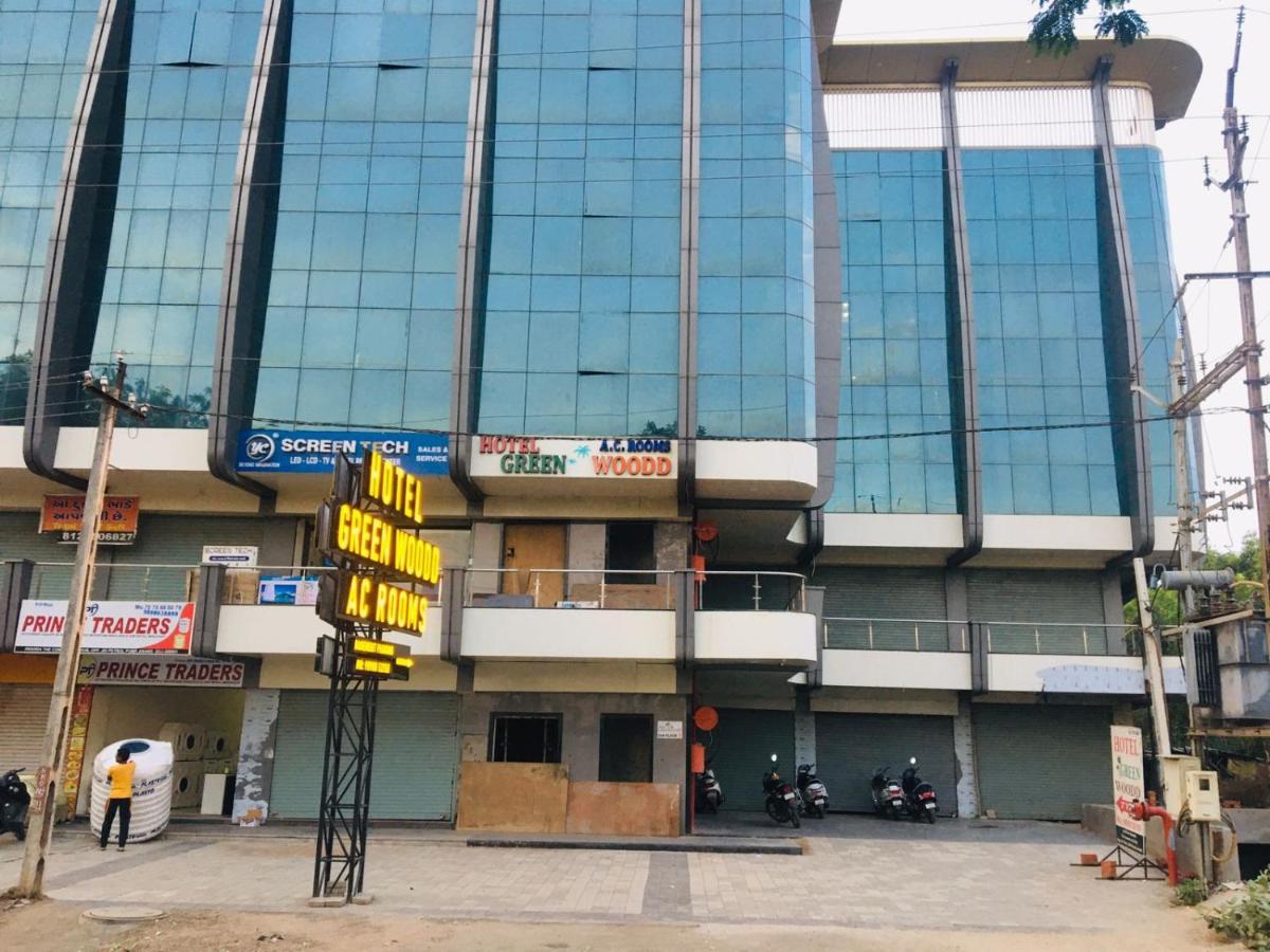 Collection O Hotel Green Park Anand Bagian luar foto